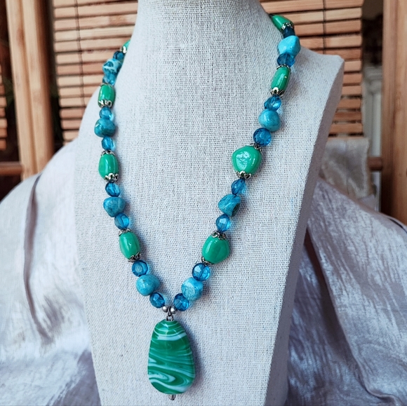 Art Sea Glass Stone Silver Tone Stephan & Co Green Turquoise Color Necklace NWT - Picture 1 of 15